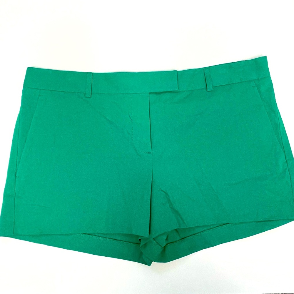 Theory NWT Green Bennie Tailored Shorts size 12